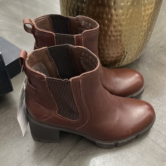 NATURALIZER MINDY WATERPROOF BOOTIE - Picture 4 of 12
